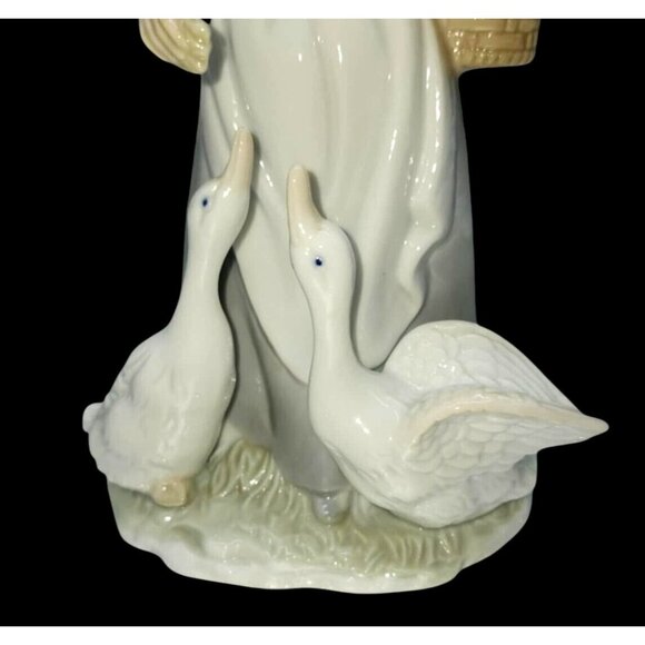 Vtg Ceramic Women Ducks Hand-Painted Farmhouse Decor Collectibles Goose Geese - Picture 6 of 10